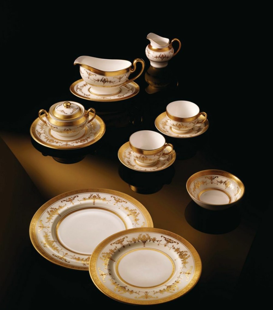 Home & Furniture * | Wedgwood Riverton Plate (23Cm) Gold Dinnerware